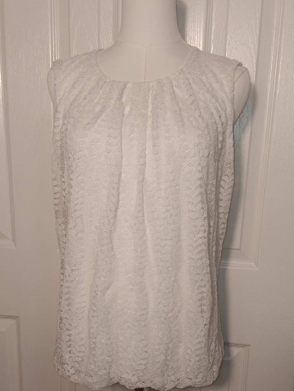 Liz Claiborne Women's White Career Sleeveless Blouse With Lace Overlay